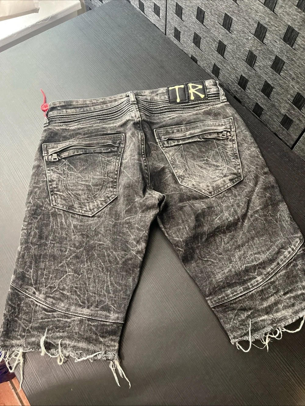 True Religion Men's Rocco Relaxed Skinny Moto Shorts Size 31